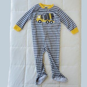 Carter's zip up pajamas size 12 months